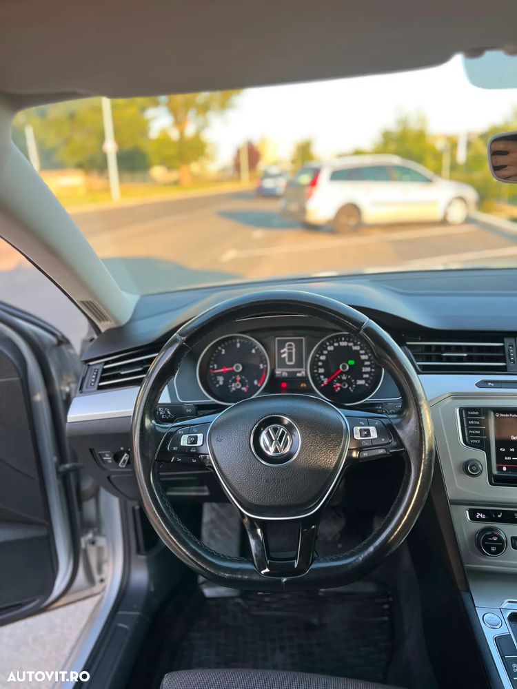 Volkswagen Passat 2.0 TDI DSG Highline - 29