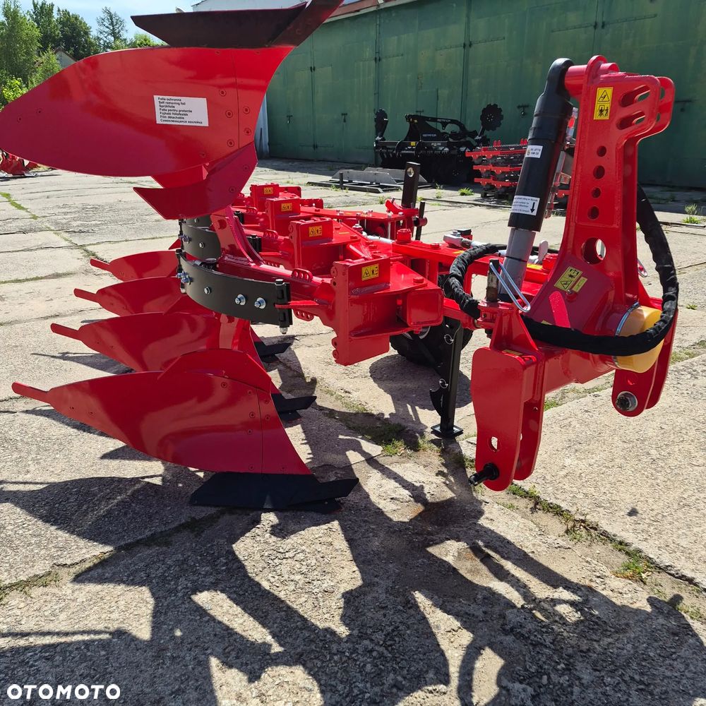 Akpil Pług obrotowy KM-180HP, KM-80R, Mix-Due, KM-80, Euro-Masz PO-4, POM4,  Bomet U-064/1, Pług jednobelkowy Akpil Mix-40, Wirax U018, Euro-Masz PJ4, PJR-4, PJM-4, Pług zagonowy - ramowy Akpil CZH350, CZH400, Euro-Masz Atlas PZ-3, PZ4 - 7