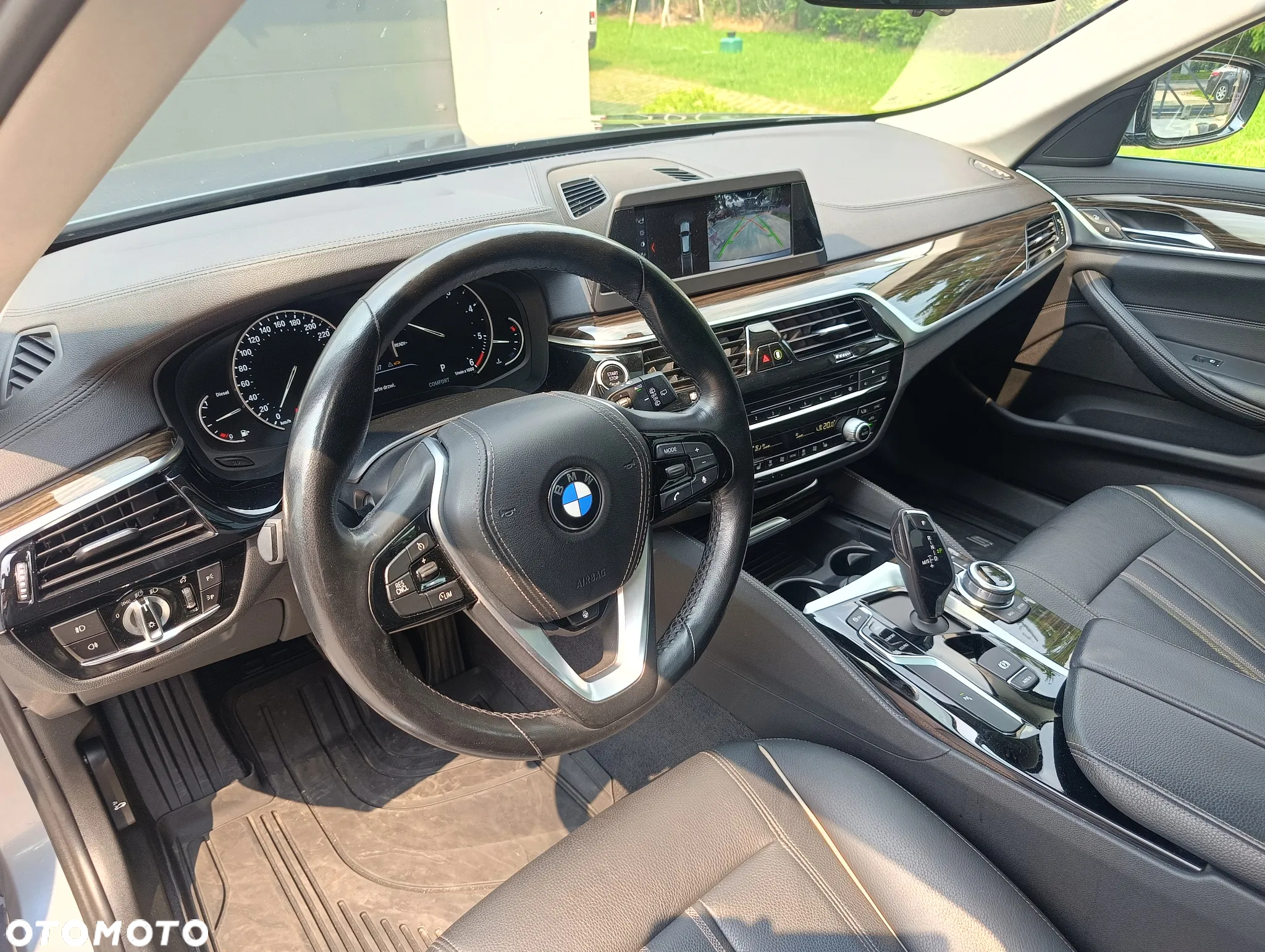 BMW Seria 5 525d Touring Luxury Line - 9