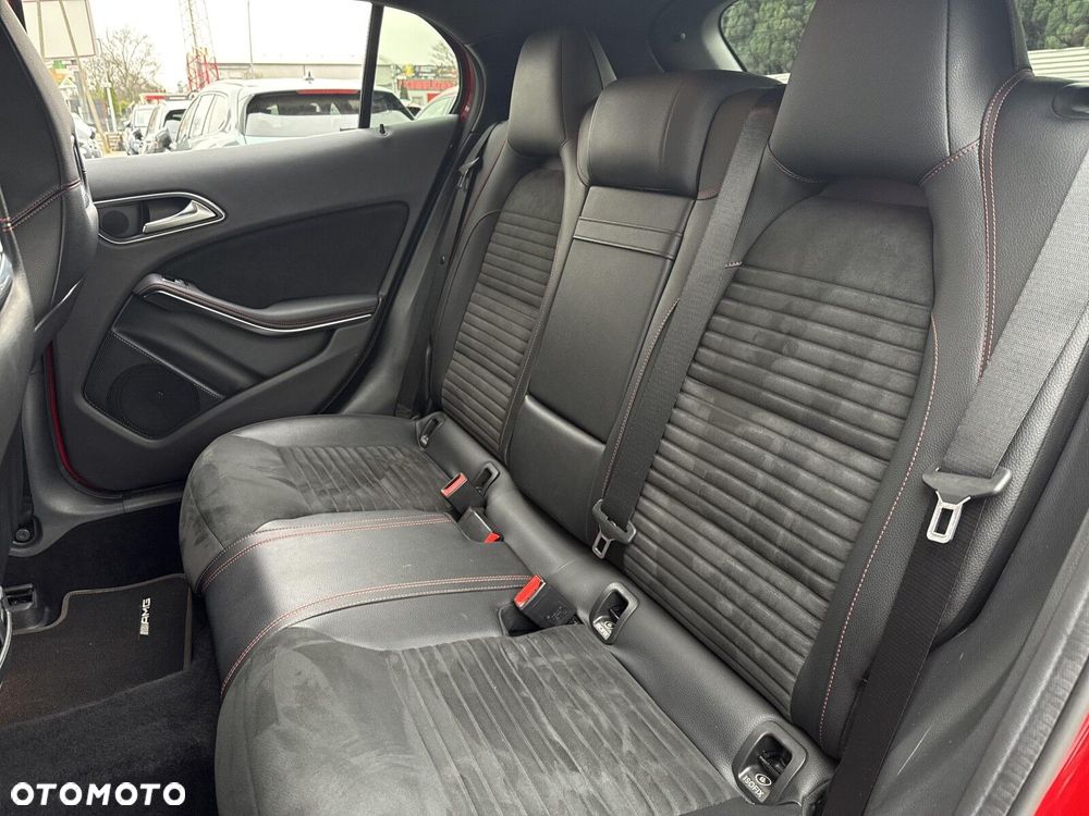 Mercedes-Benz GLA 200 7G-DCT AMG Line - 15