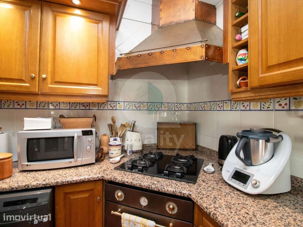 Moradia T3 com Sala de 44m², Sótão e Espaço Exterior | Sarilhos Peq... - Grande imagem: 5/45