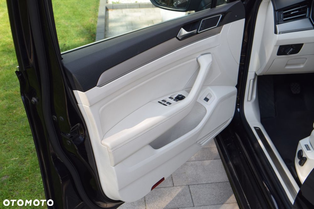 Volkswagen Passat 2.0 TDI (BlueMotion Technology) Highline - 8