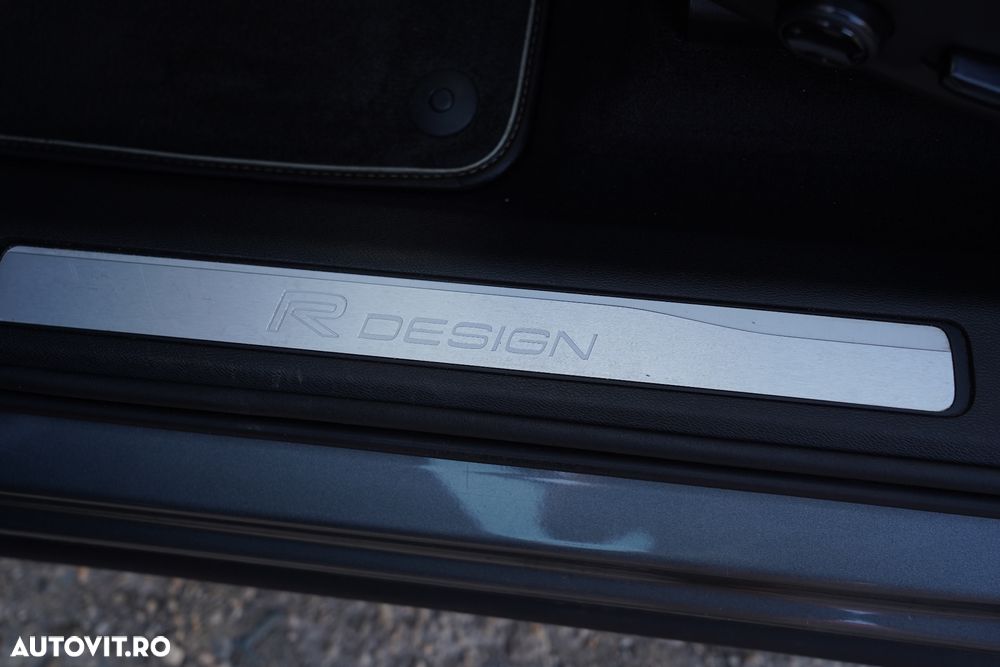 Volvo XC 60 D5 AWD Geartronic RDesign - 16