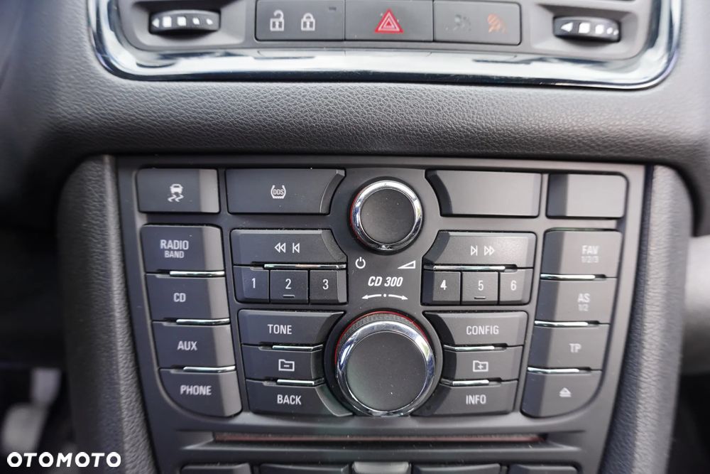 Opel Meriva 1.4 T Cosmo S&S - 22