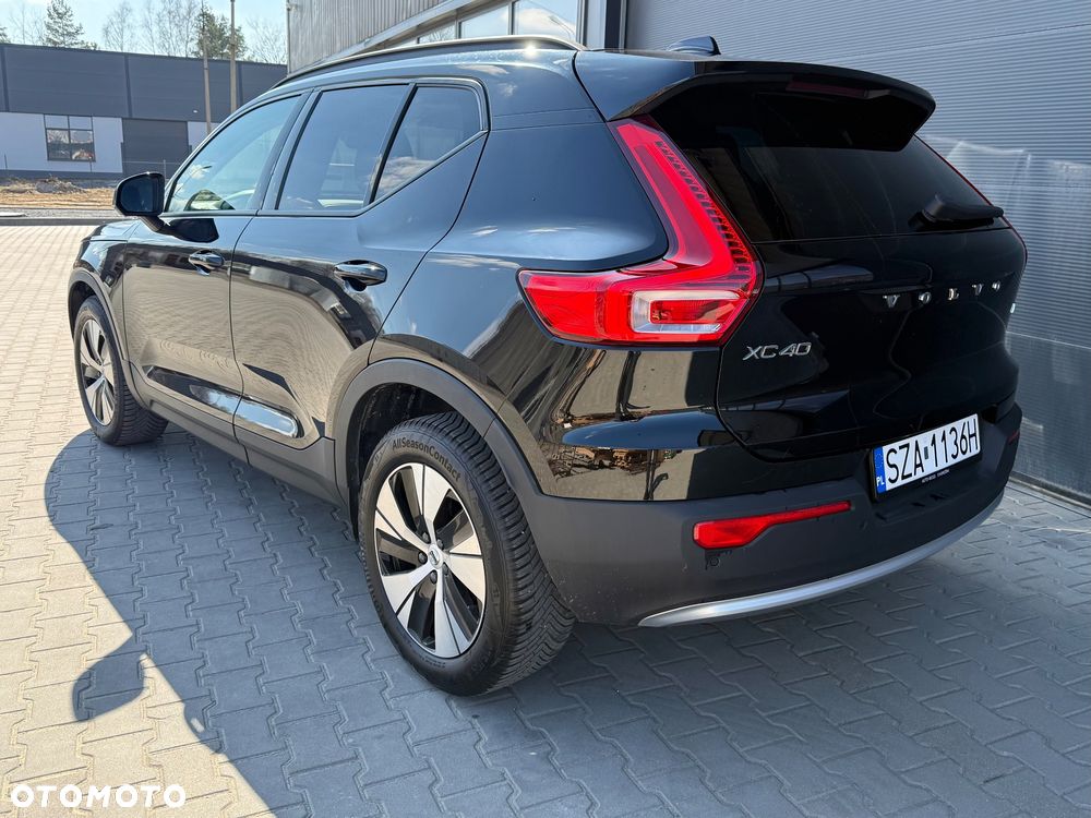 Volvo XC 40 T2 Plus Dark - 3