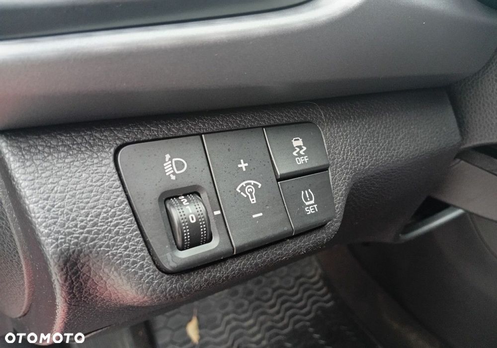 Kia Rio - 24