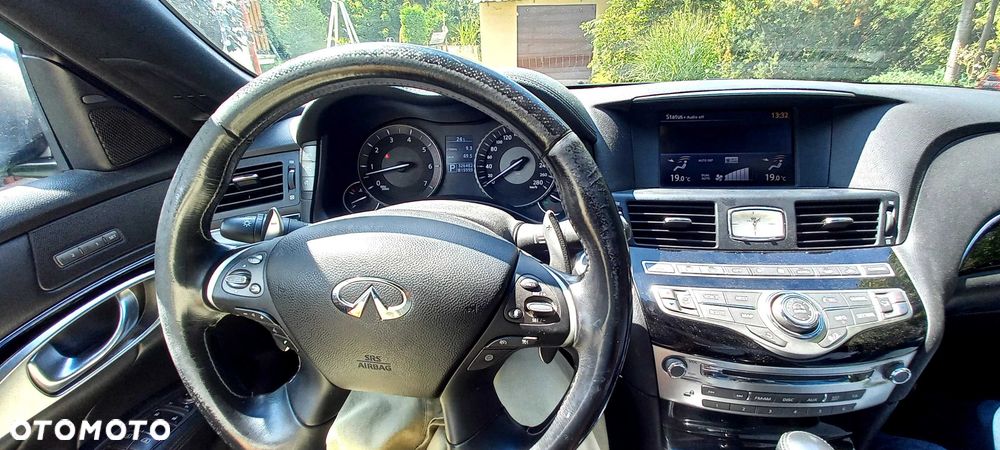 Infiniti M - 7