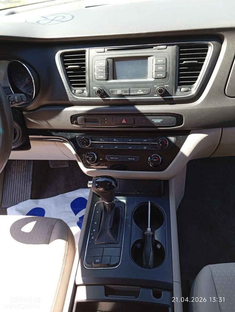 Kia Sedona - 6