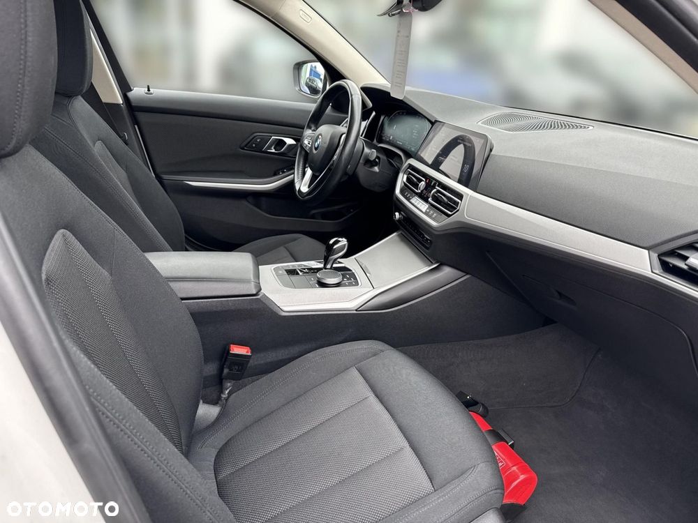 BMW Seria 3 318i Advantage - 7