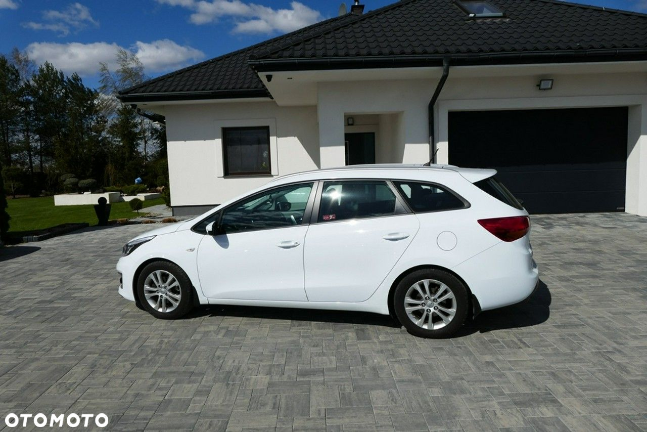 Kia Ceed - 9