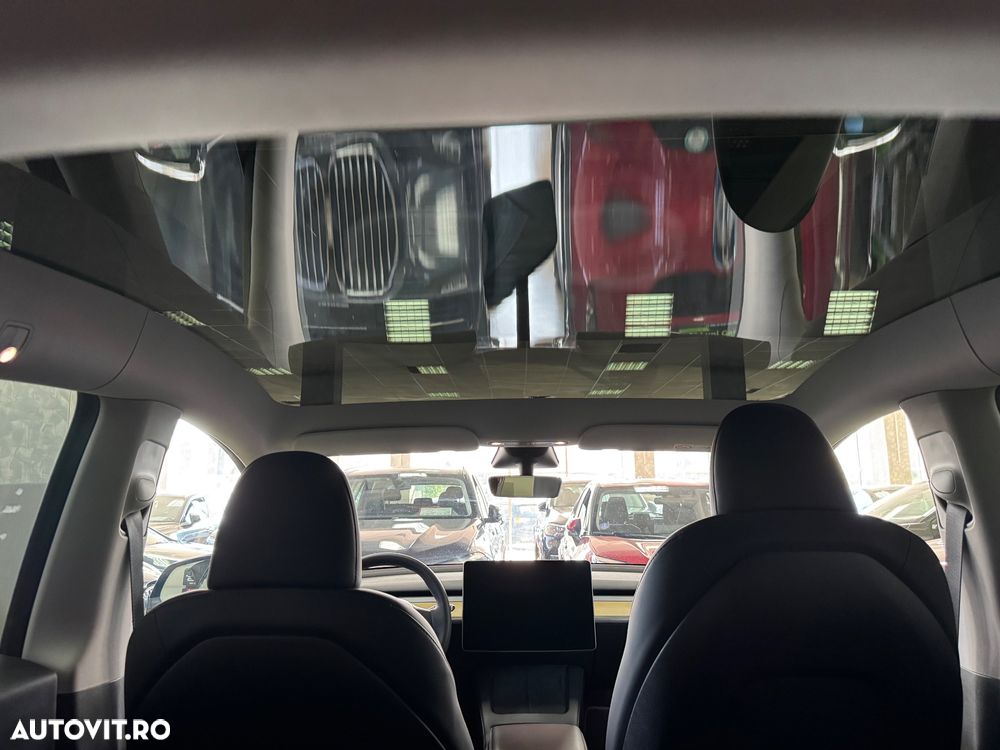 Tesla Model Y - 19