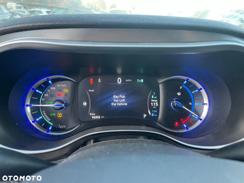 Chrysler Pacifica - 14