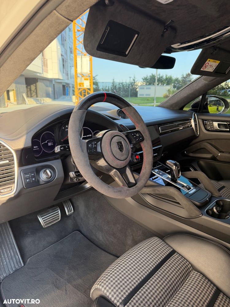 Porsche Cayenne - 9