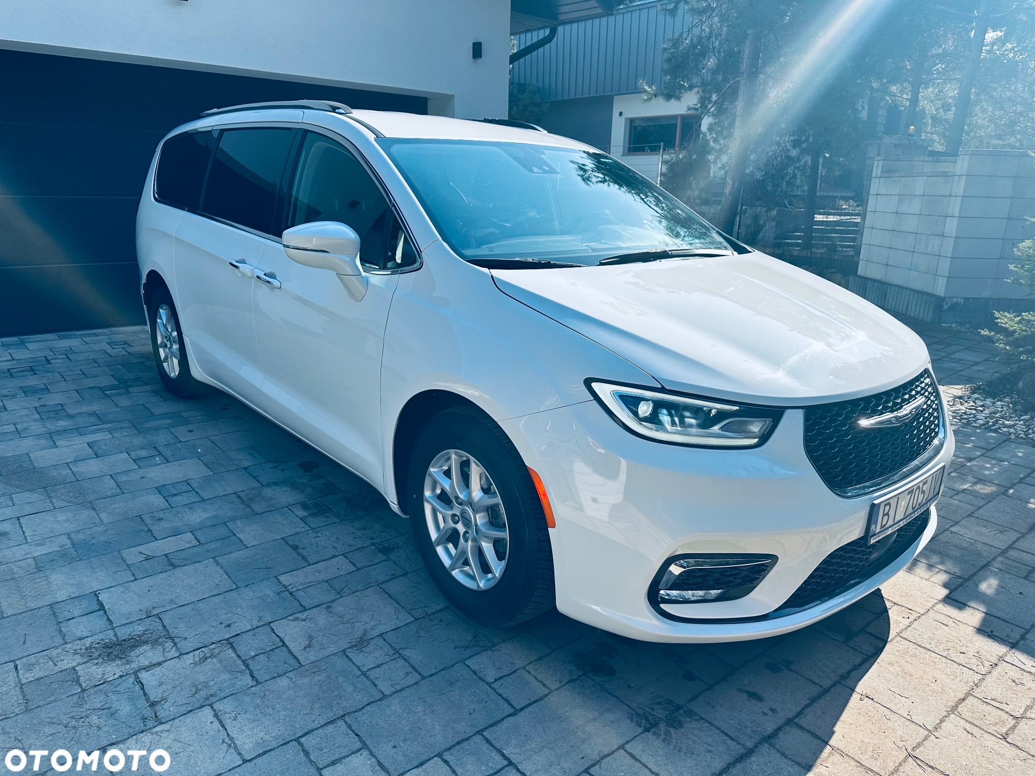 Chrysler Pacifica - 16