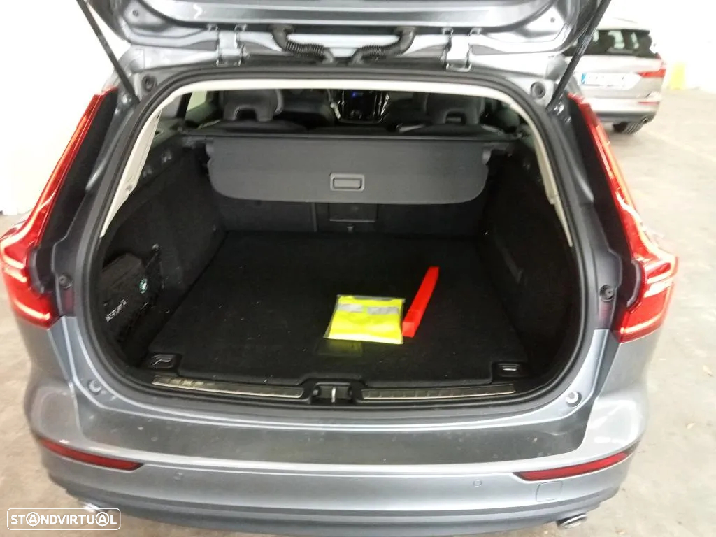 Volvo V60 2.0 T8 AWD TE Momentum - 14