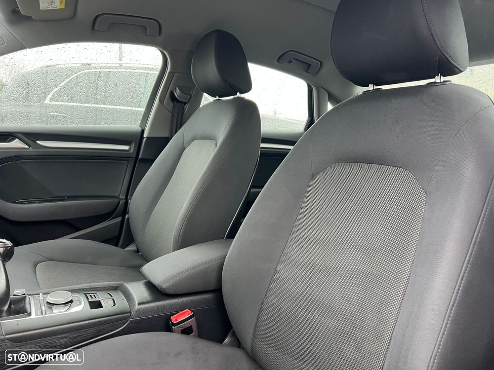 Audi A3 Limousine 30 TDI Design - 20