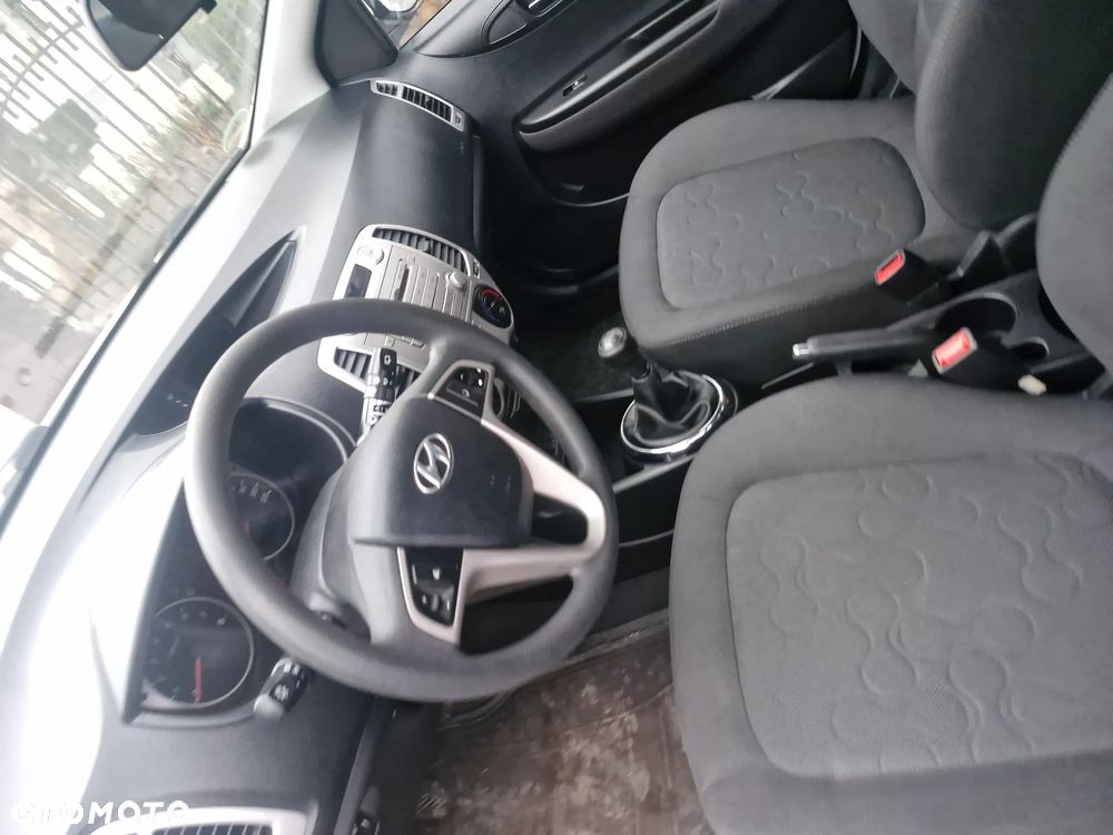 Hyundai i20 1.2 UEFA EURO 2012 Edition - 12