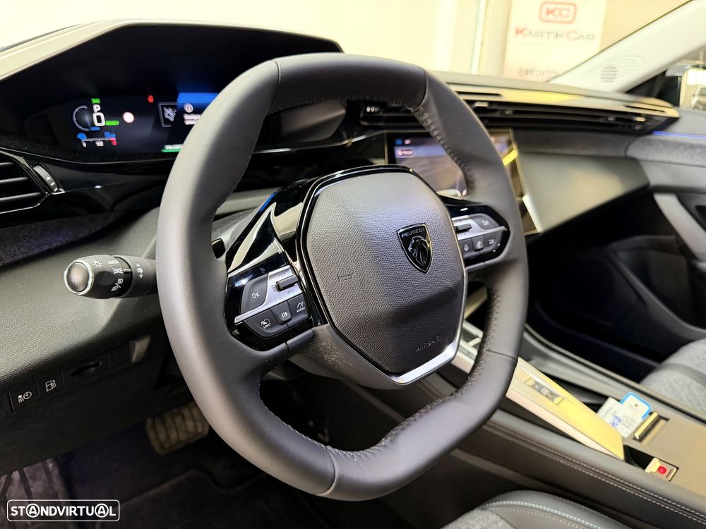 Peugeot 408 - 21