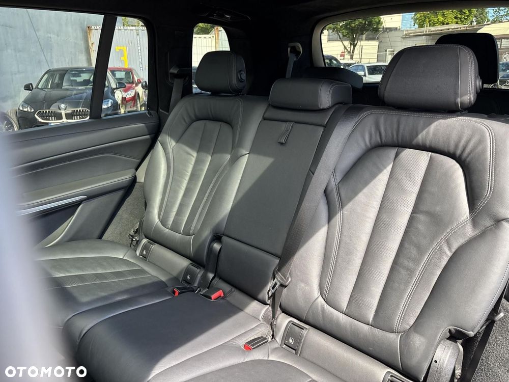 BMW X7 - 18