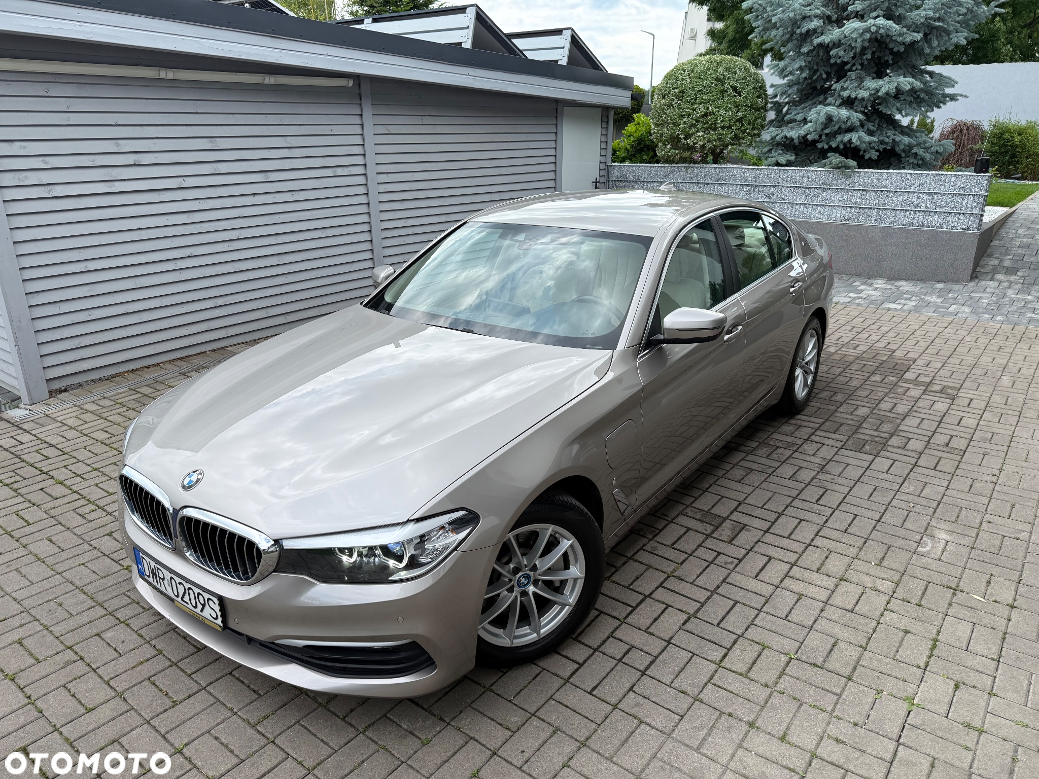 BMW Seria 5 530e Luxury Line sport - 9