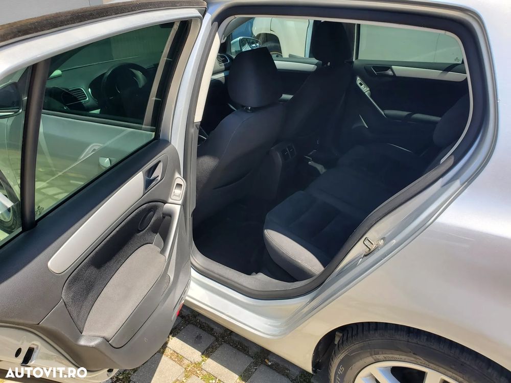 Volkswagen Golf 1.6 TDI DPF BlueMotion Technology Style - 10