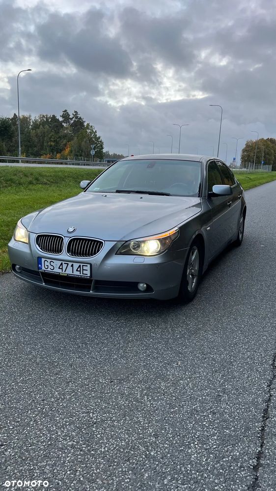 BMW Seria 5 523i - 1