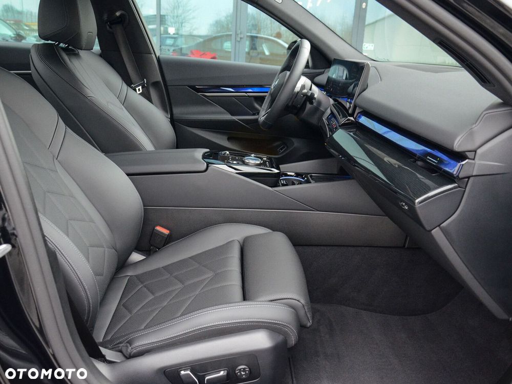 BMW Seria 5 - 28