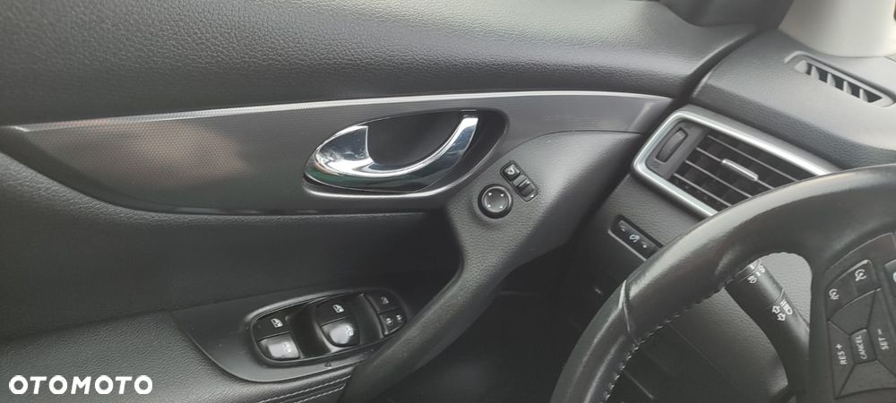 Nissan Qashqai 1.5 dCi TEKNA - 5