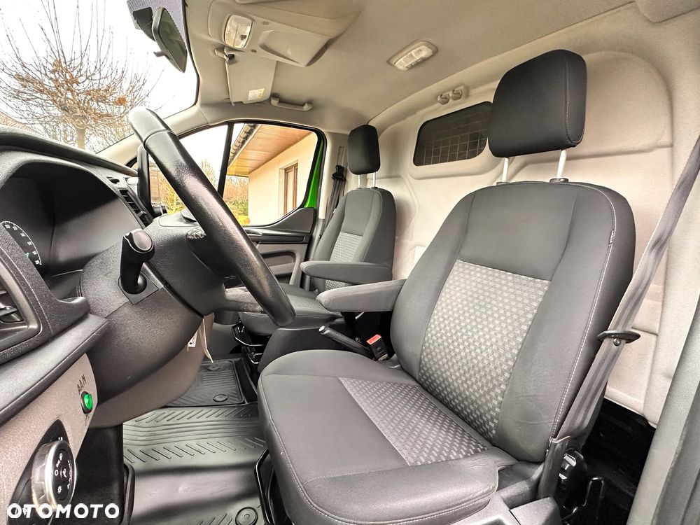 Ford TRANSIT CUSTOM - 13