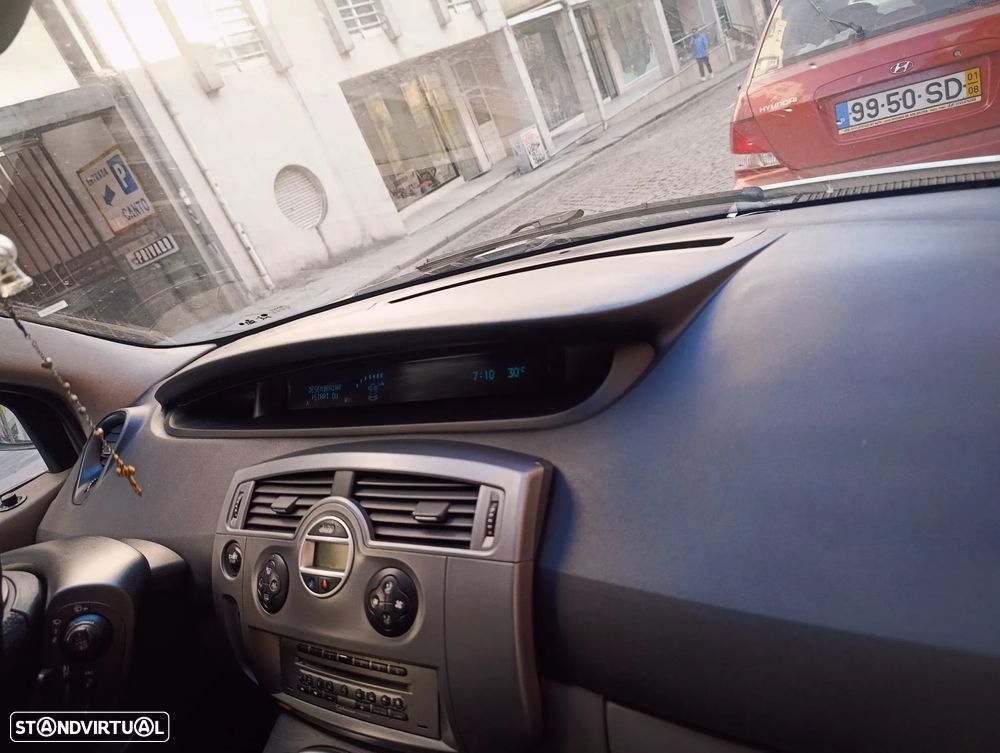Renault Mégane Scénic - 17