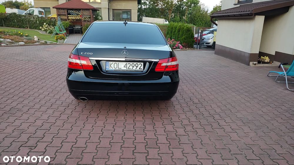 Mercedes-Benz Klasa E 200 NGT BlueEffICIENCY Elegance - 4