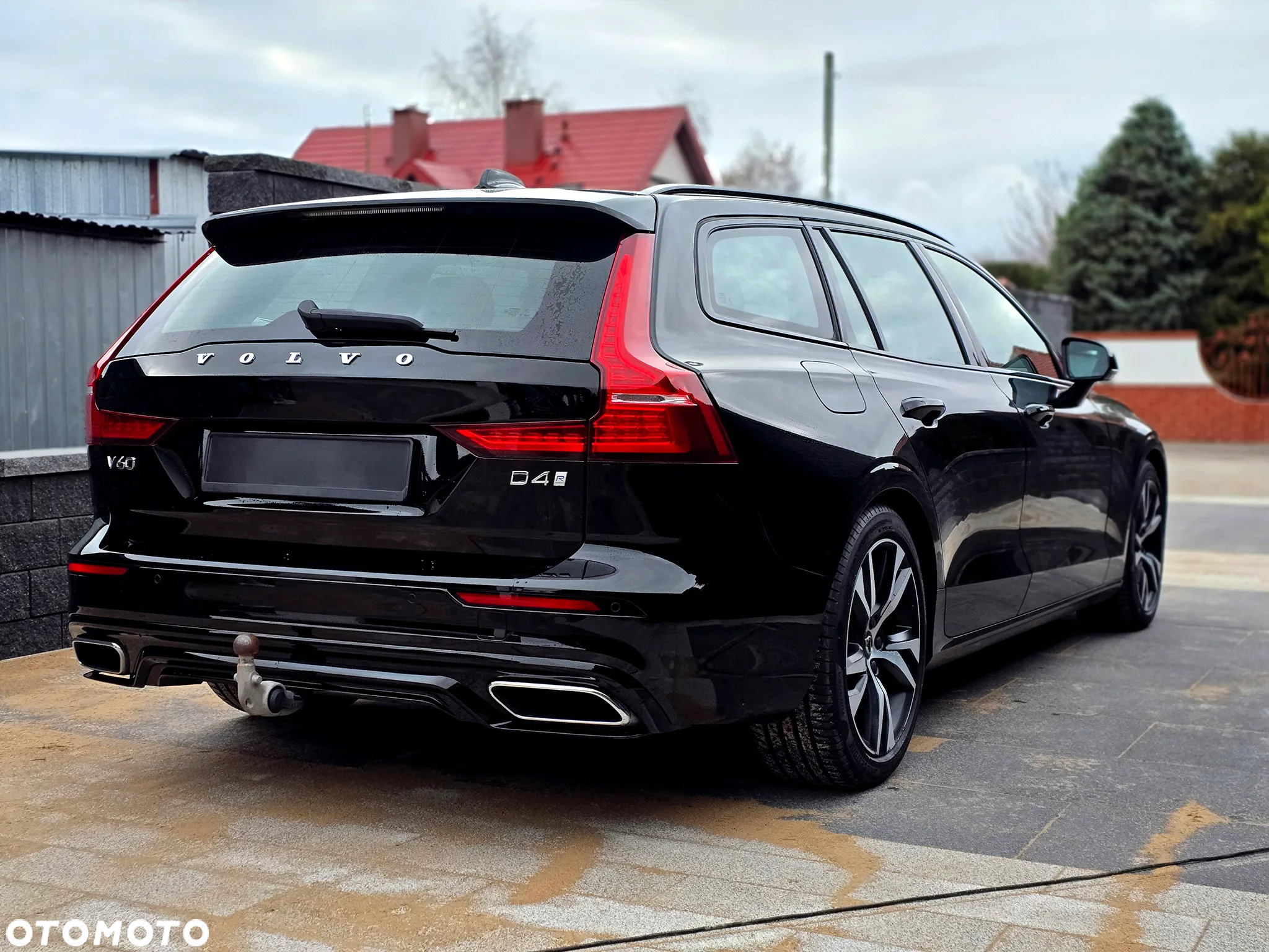 Volvo V60 D4 R-Design - 8