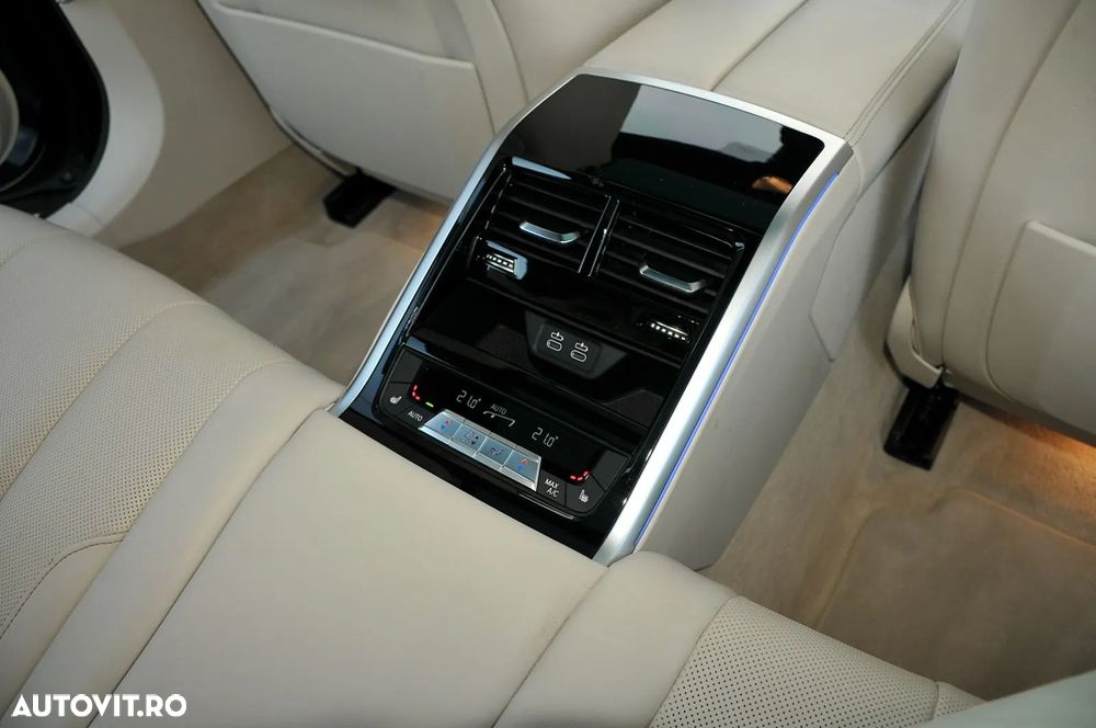 BMW M8 M850i xDrive Gran Coupe - 28