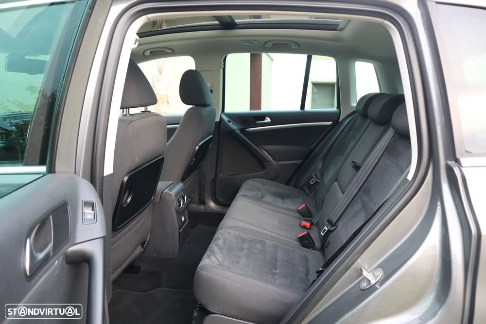 VW Tiguan 2.0 TDi Track 4Motion DSG - 24