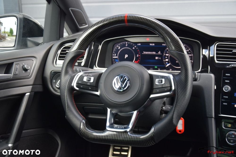 Volkswagen Golf - 27