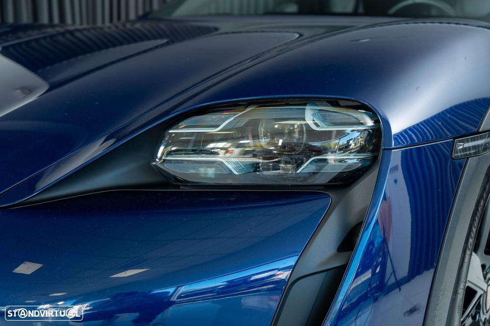 Porsche Taycan Cross Turismo Turbo - 36