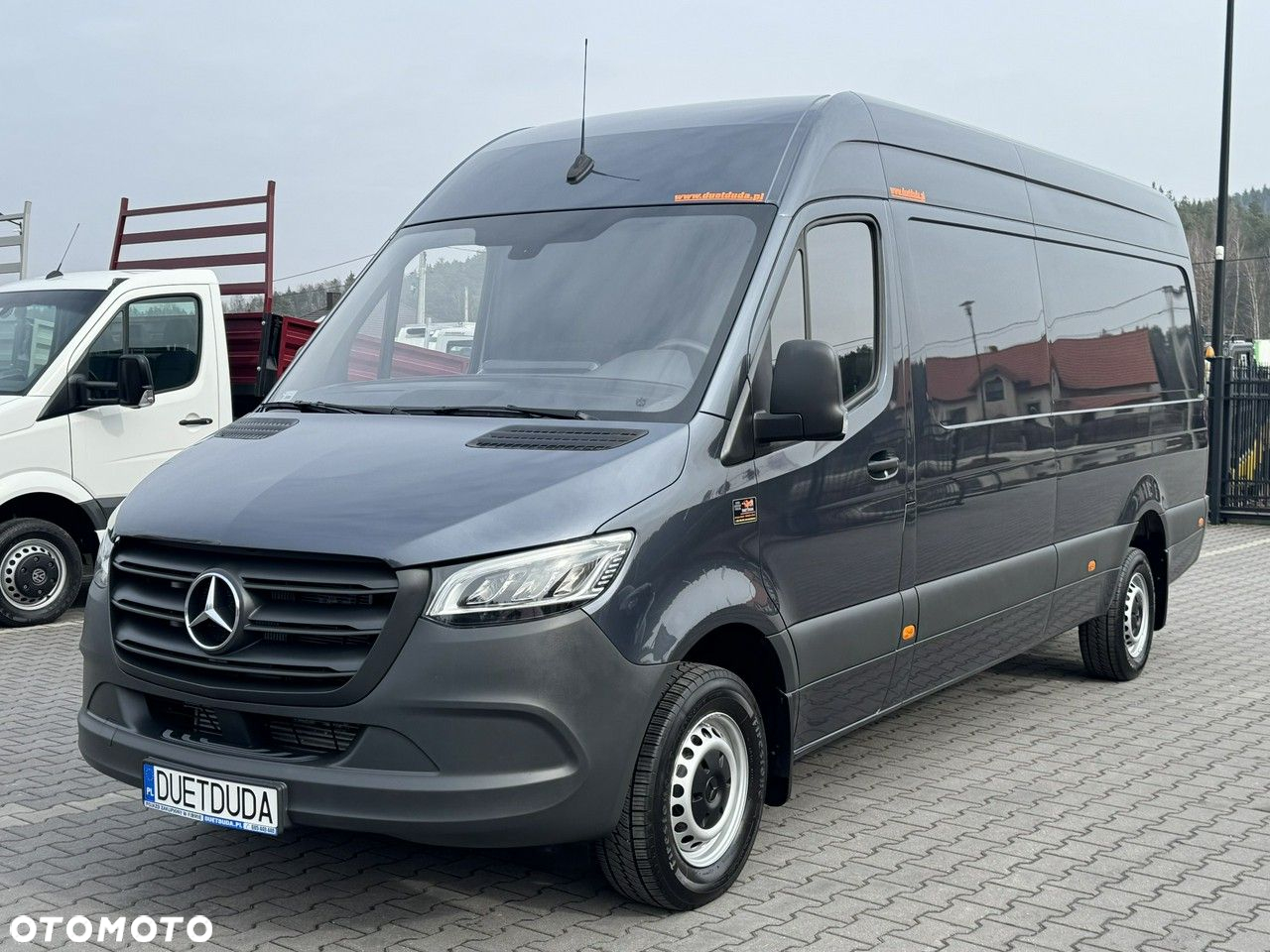 Mercedes-Benz 319 - 4