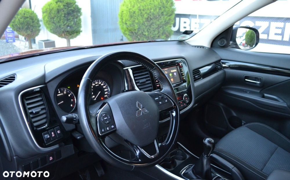 Mitsubishi Outlander 2.0 Intense + 2WD - 23