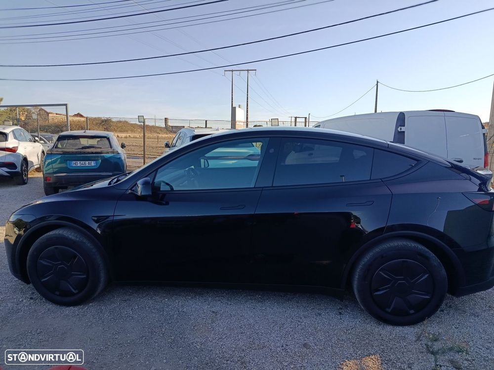 Tesla Model Y - 15
