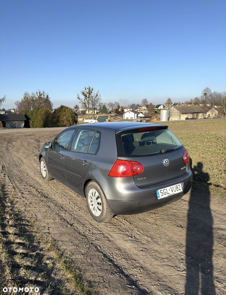 Volkswagen Golf 1.6 FSI Trendline - 8