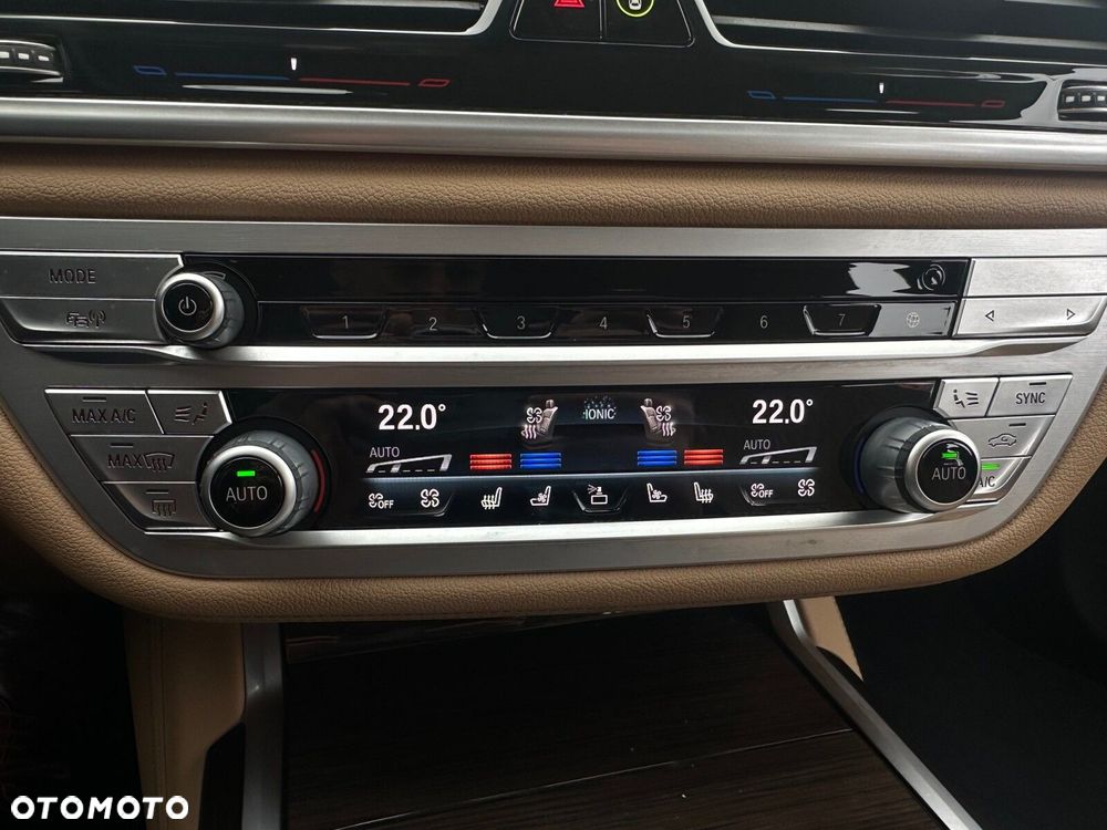 BMW Seria 7 740d xDrive - 17