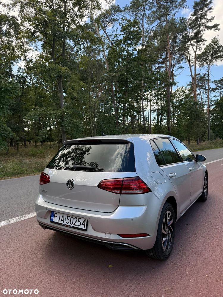 Volkswagen Golf - 4