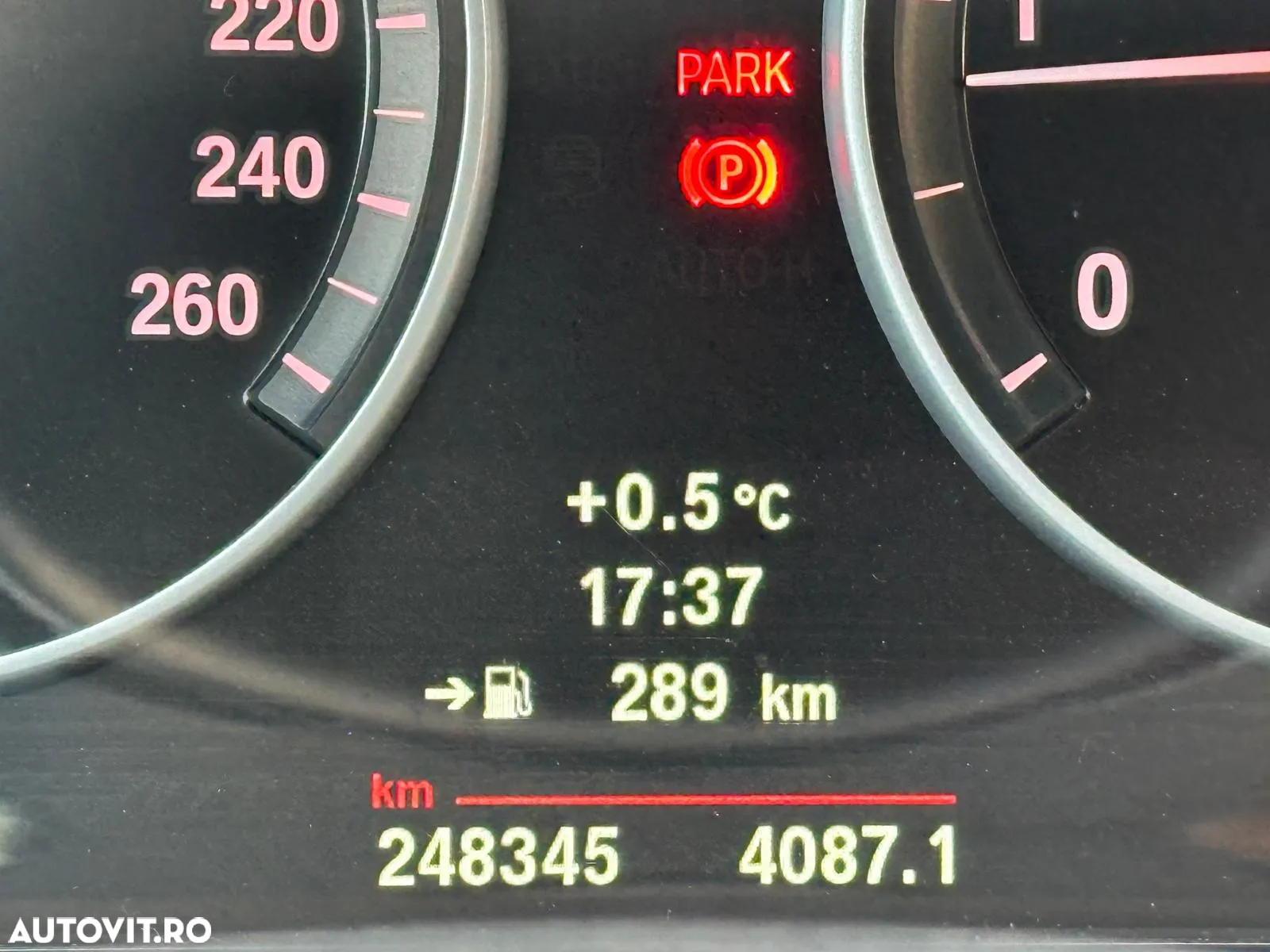 BMW Seria 5 520d Touring Aut. Luxury Line - 32