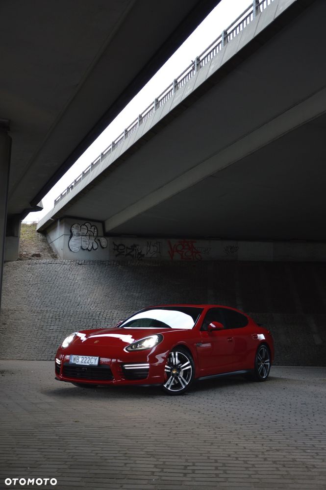 Porsche Panamera GTS PDK - 13