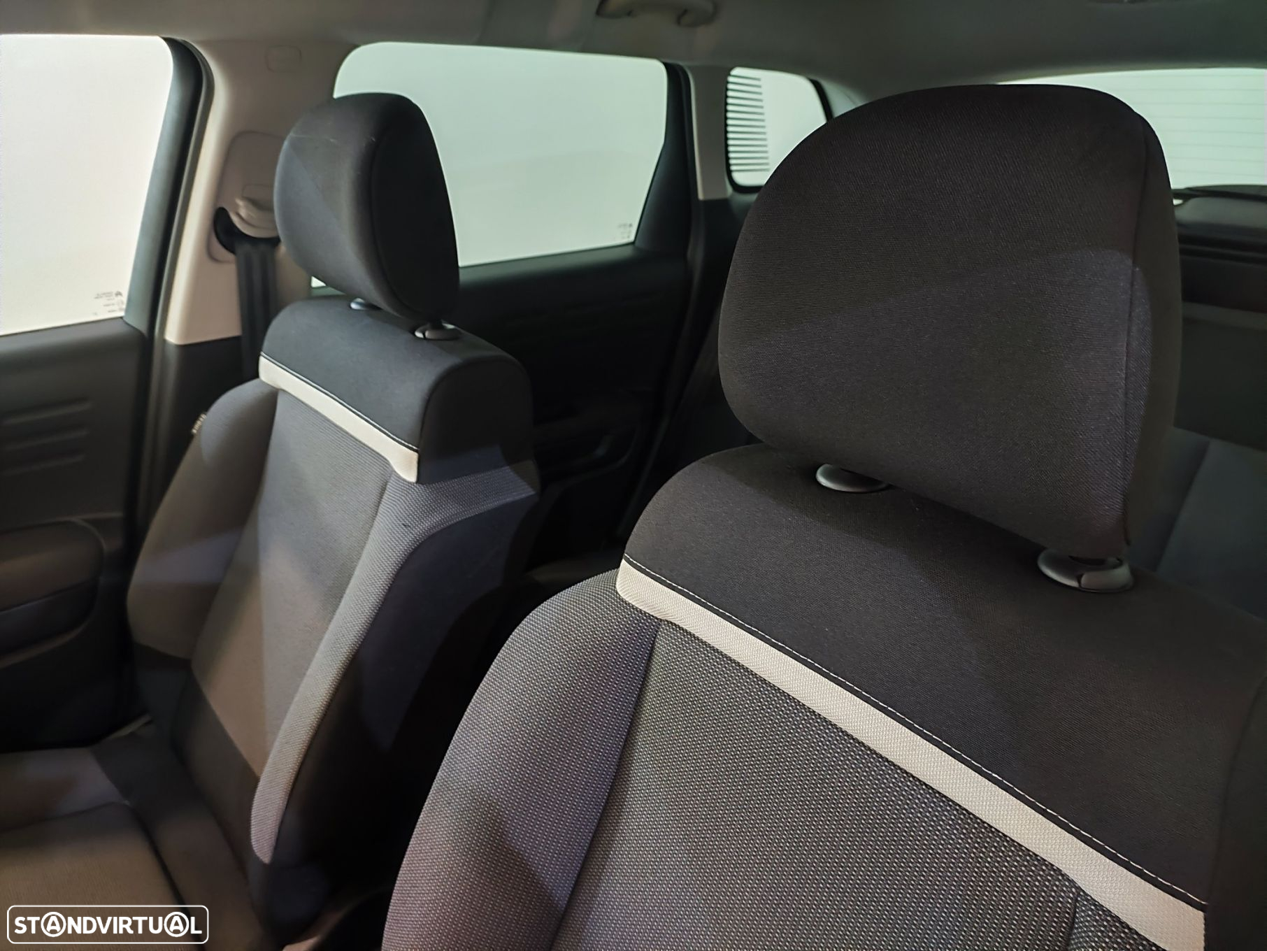Citroën C3 Aircross 1.2 PureTech Plus - 8