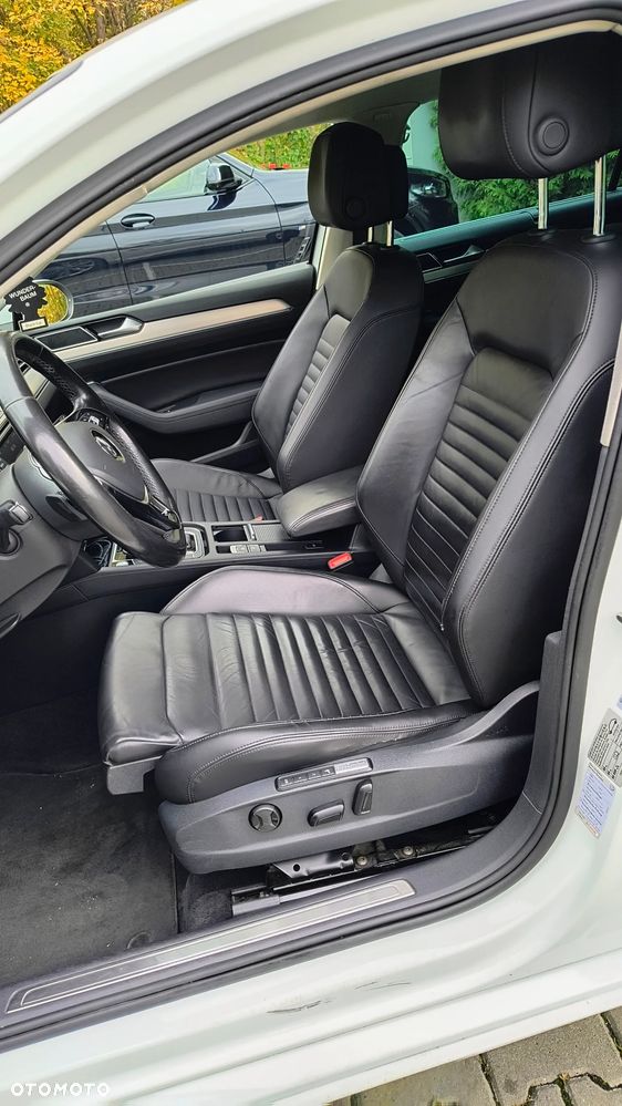 Volkswagen Passat 2.0 TDI Bi-Turbo BMT 4Mot Highline DSG - 10