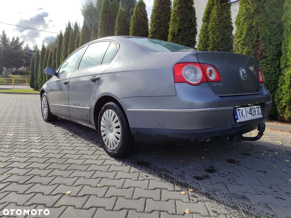Volkswagen Passat 1.9 TDI Comfortline - 6