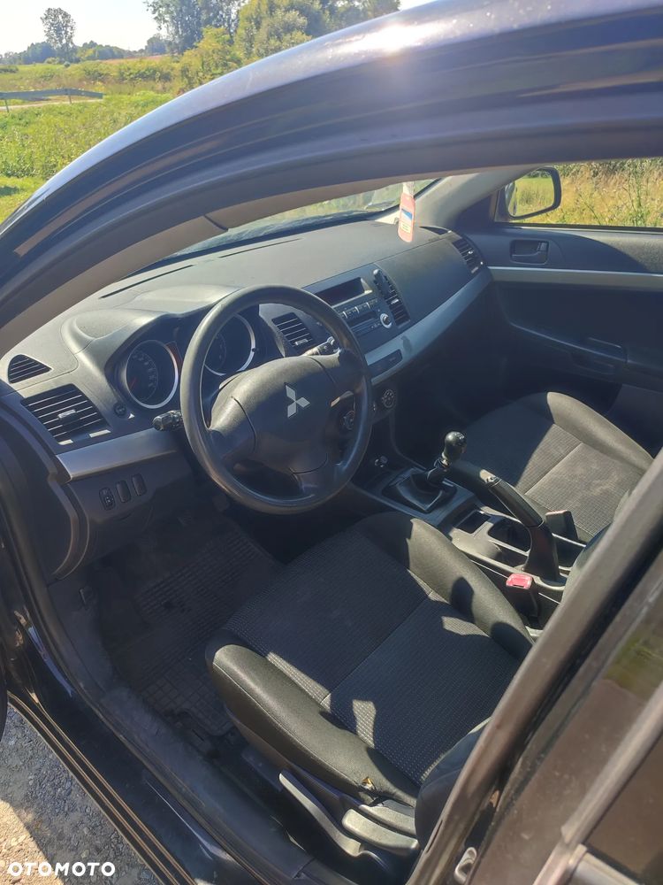 Mitsubishi Lancer 1.5 Inform - 5