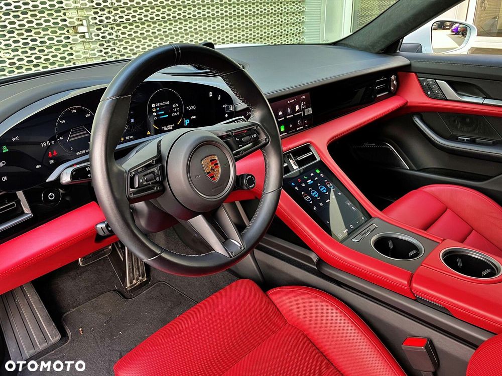 Porsche Taycan - 15