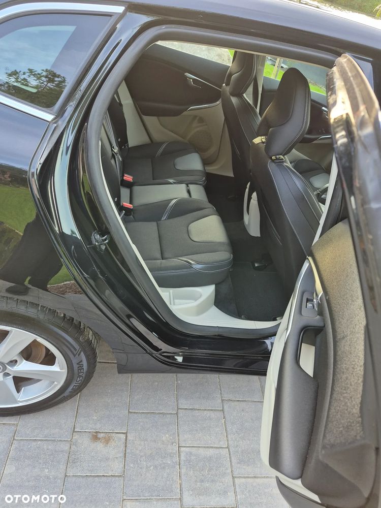 Volvo V40 T3 - 16